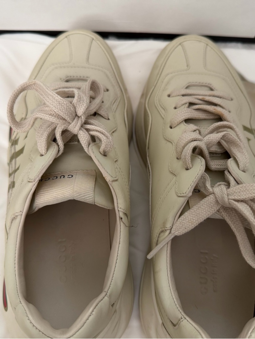 Gucci Beige Laces and Branded Dust Bag Accessories - Picture 3 of 8